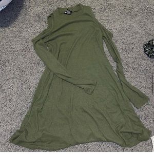 Green long sleeve dress